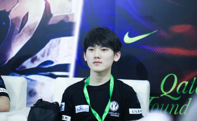 CSGO比赛：被Mouz摁在替补席的w0xic正在准备转会